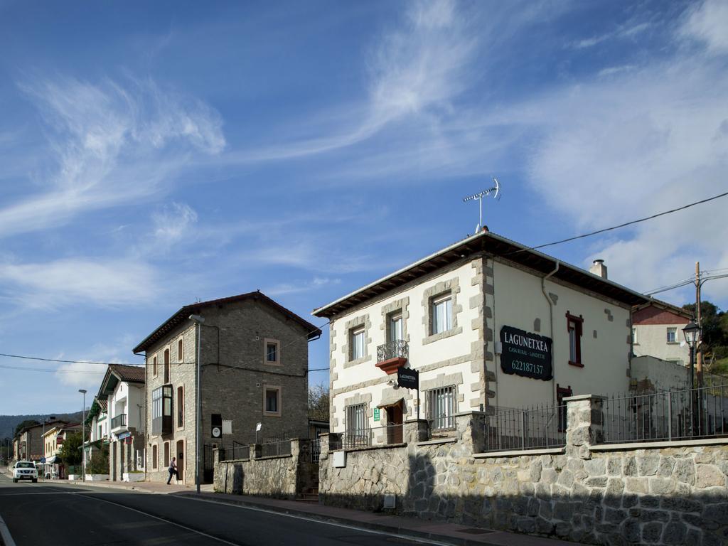 Casa Rural Lagun Etxea Pobes Exterior photo